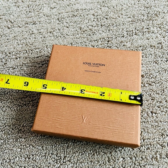 Louis Vuitton Empty Box with Ribbon – Classic Brown - Picture 9 of 10